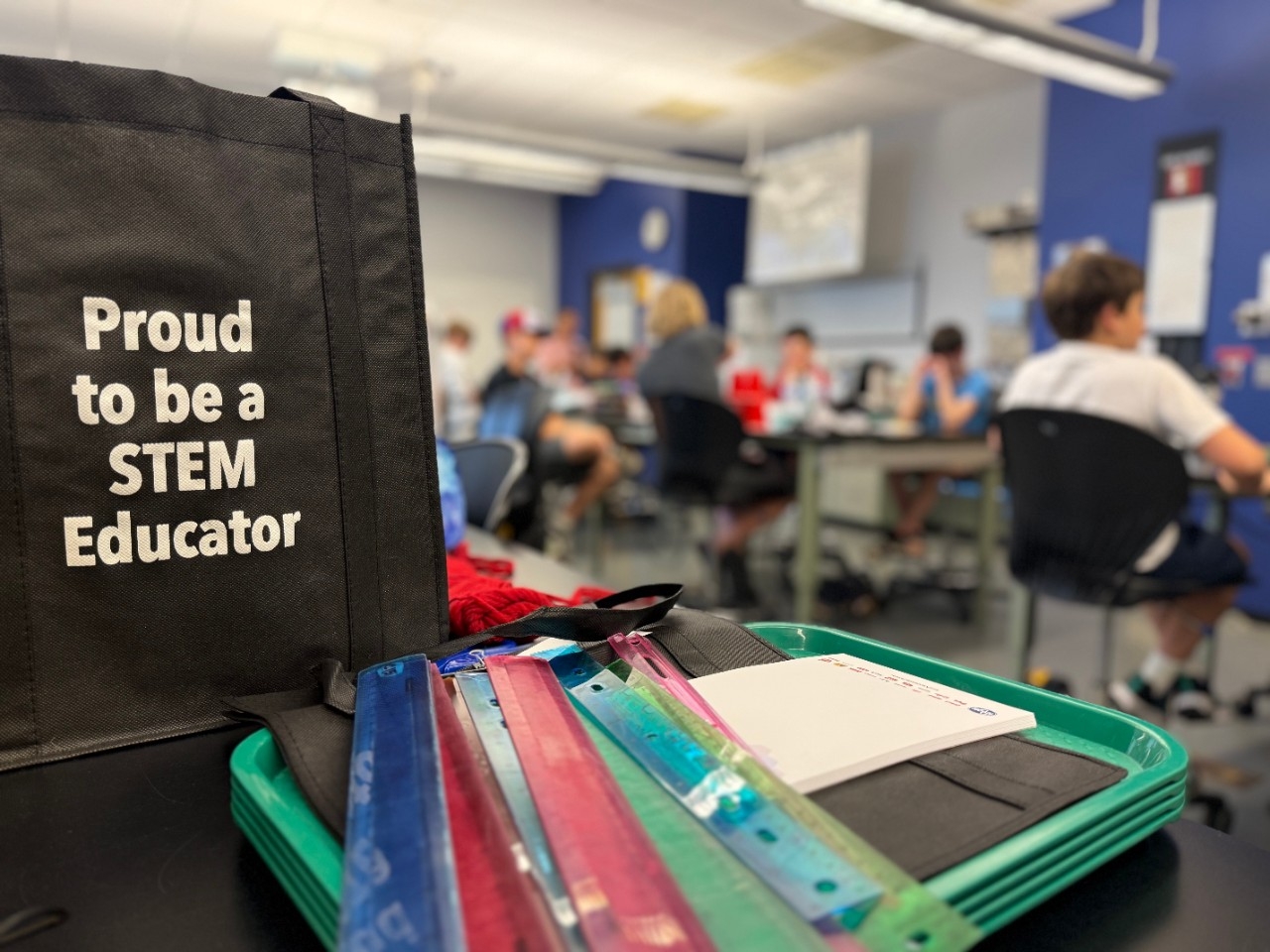 CINSAM Outreach Team leads STEM demonstration to middle school students while teachers observe as part of the Next Generation STEM Classroom.